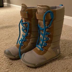 Plae snowboots